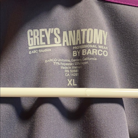 Greys anatomy scrub top - Picture 3 of 3